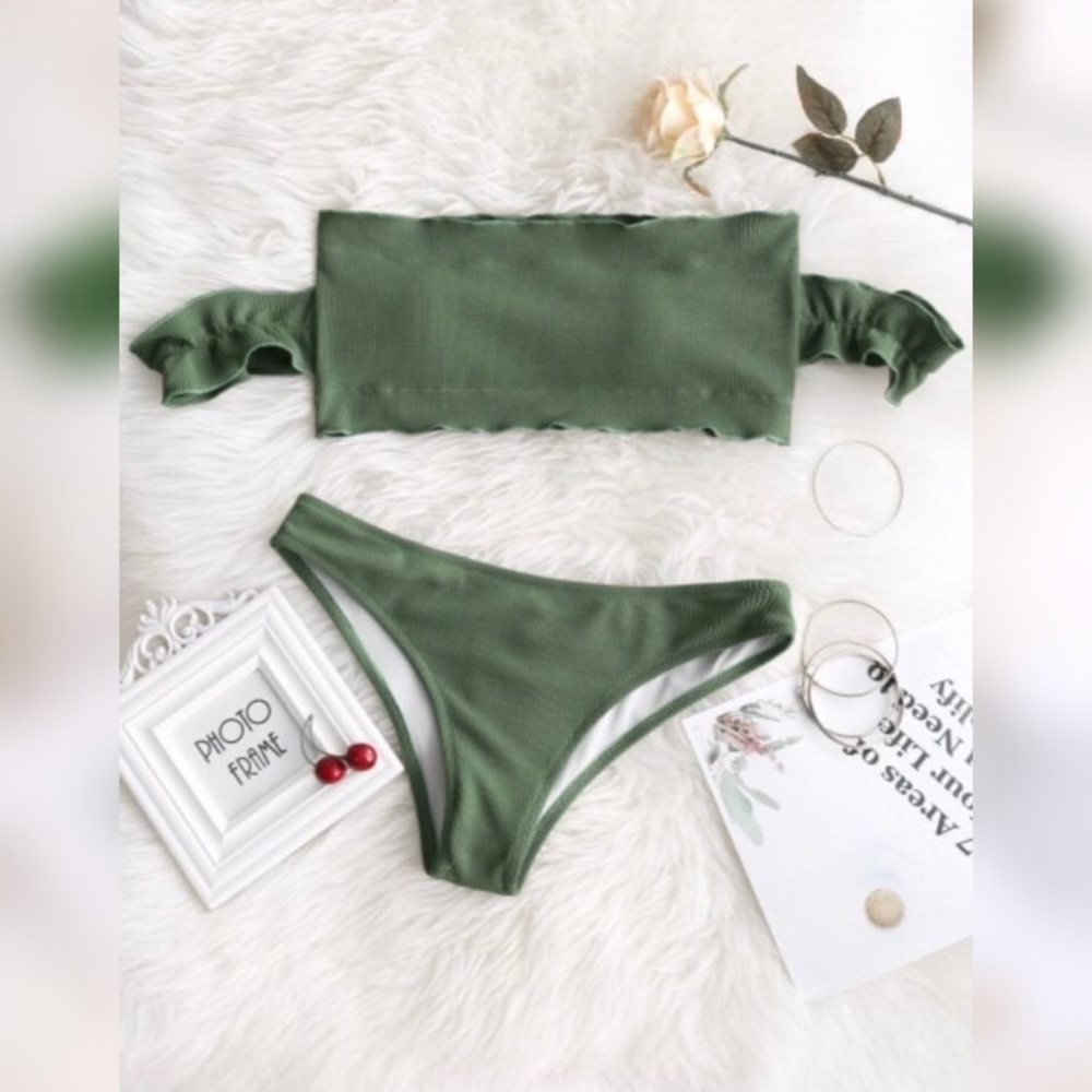 Restocked!🎉Sweet Off Shoulder Green Ruffle Bikini